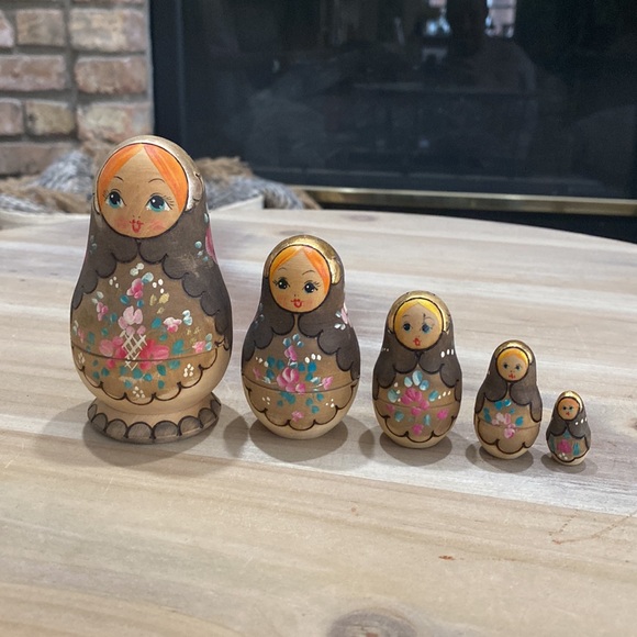 Vintage Other - Vintage Russian nesting dolls, set of five